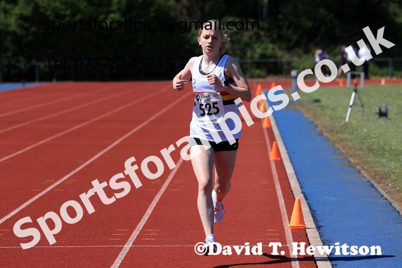 Womens under-17s 3000 metres, 2025 North Eastern Track and Field Champs., Shildon, County Durham. Photo: David T. Hewitson/Sports for All Pics